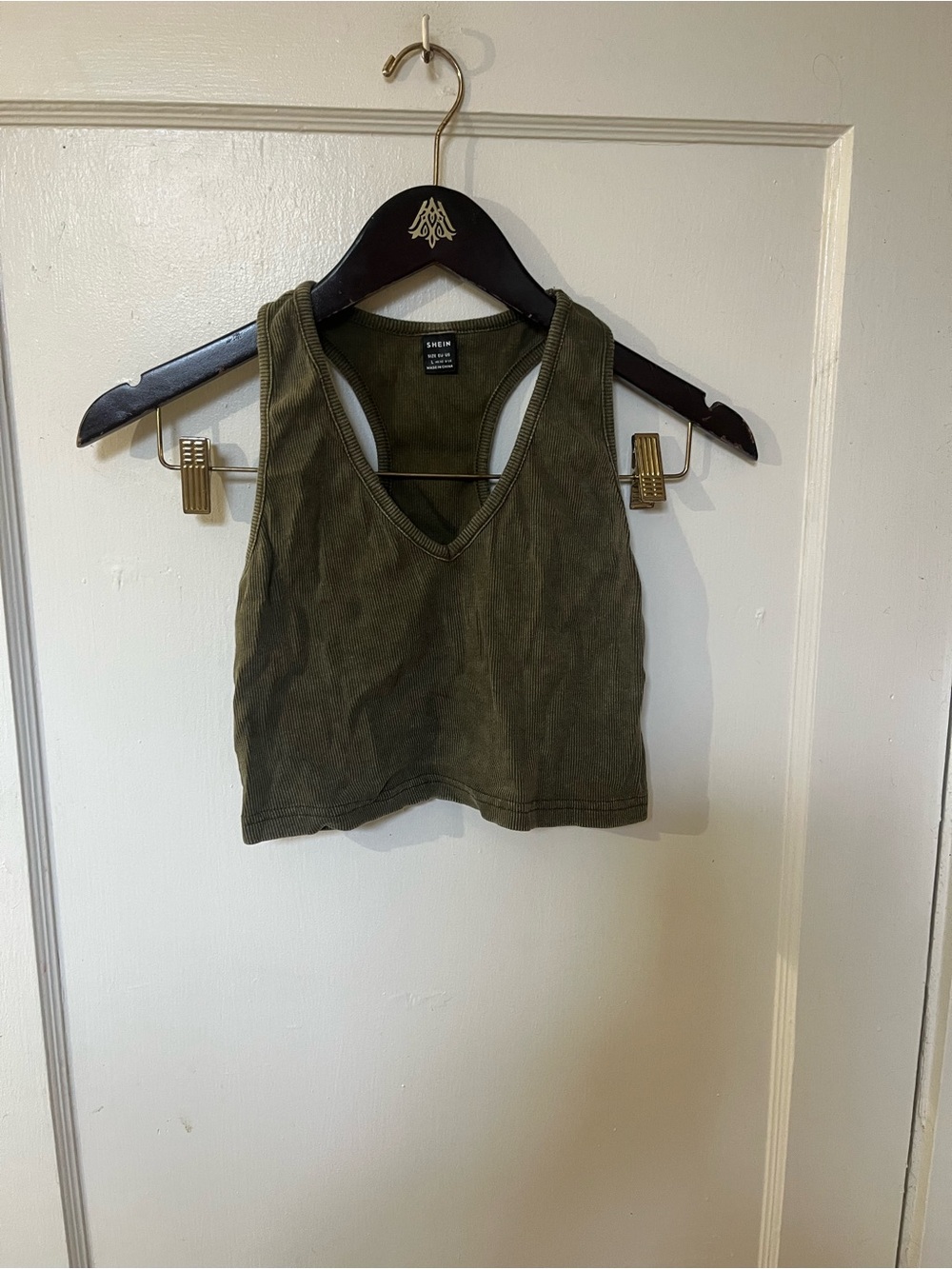 SHEIN Olive Green Ribbed V-Neck Cropped Tank Top Size Large EUC